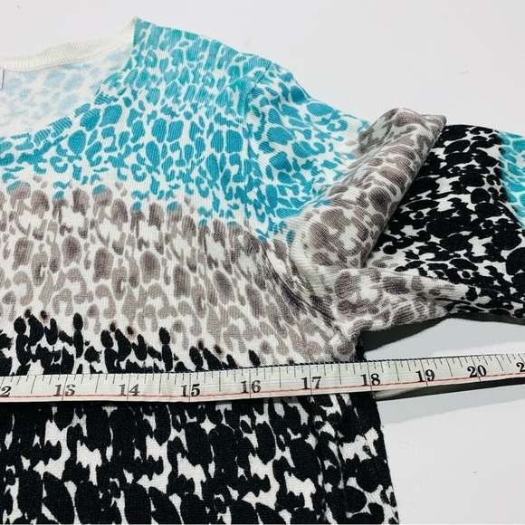 Joseph A cardigan with artsy print women’s size medium M - Picture 6 of 7